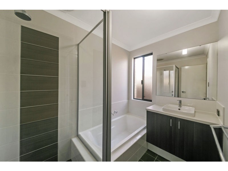 17 Delaronde Drive, Success WA 6164