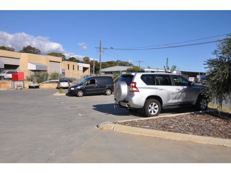 5 Geelong Court, Bibra Lake WA 6163