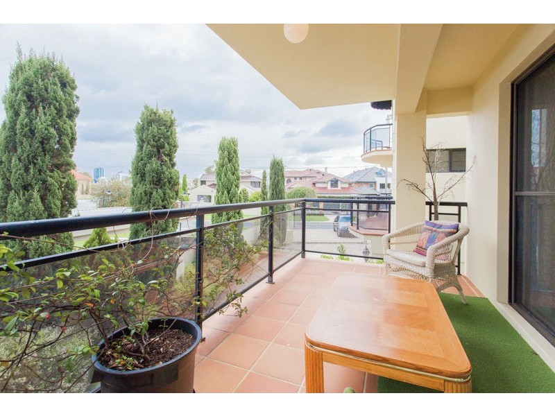 2/40 Swanview Terrace, South Perth WA 6151