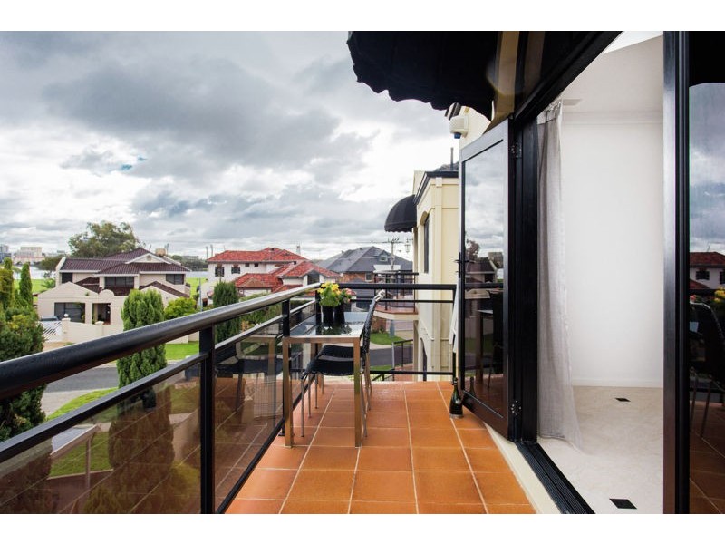2/40 Swanview Terrace, South Perth WA 6151
