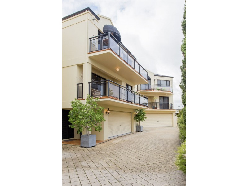 2/40 Swanview Terrace, South Perth WA 6151