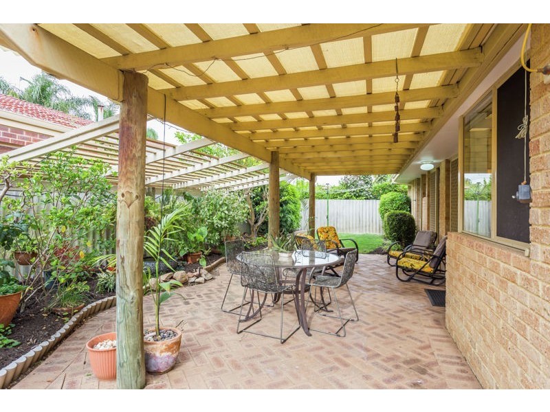 8a Letchworth Centre Ave, Salter Point WA 6152