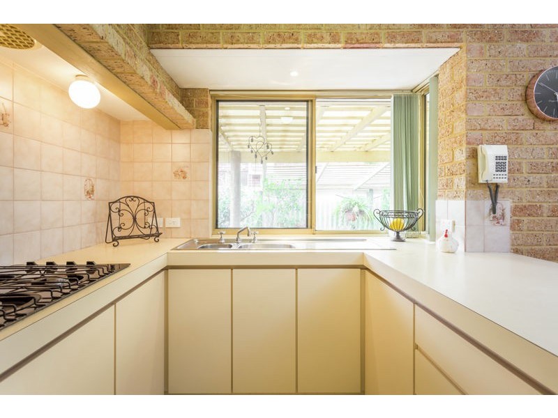 8a Letchworth Centre Ave, Salter Point WA 6152