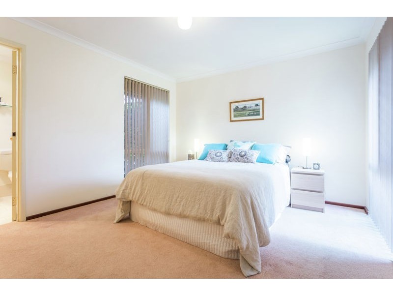 8a Letchworth Centre Ave, Salter Point WA 6152