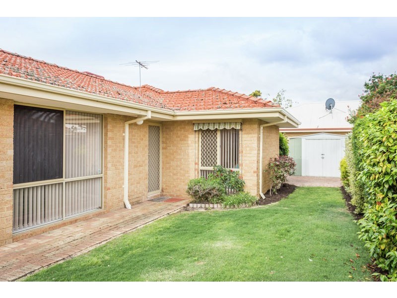 8a Letchworth Centre Ave, Salter Point WA 6152