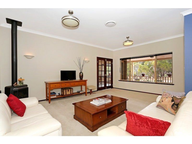 1 Heywood Court, Halls Head WA 6210