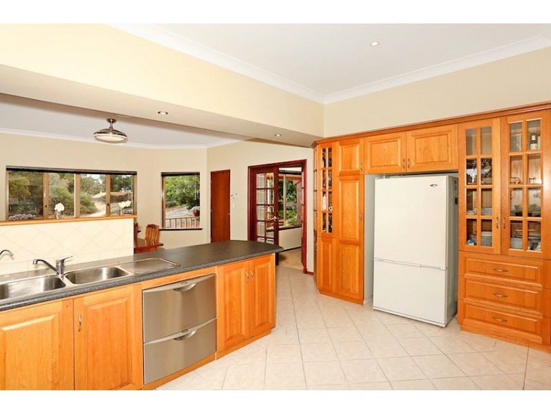 1 Heywood Court, Halls Head WA 6210