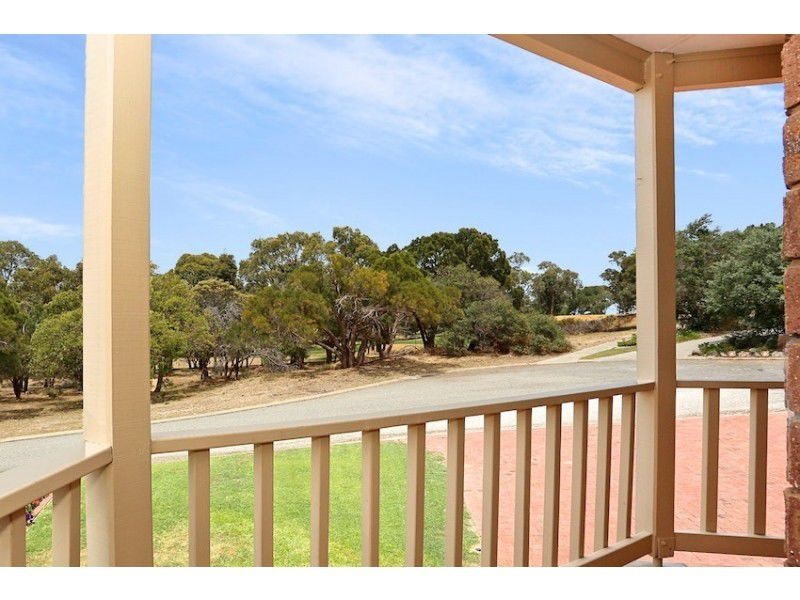 1 Heywood Court, Halls Head WA 6210