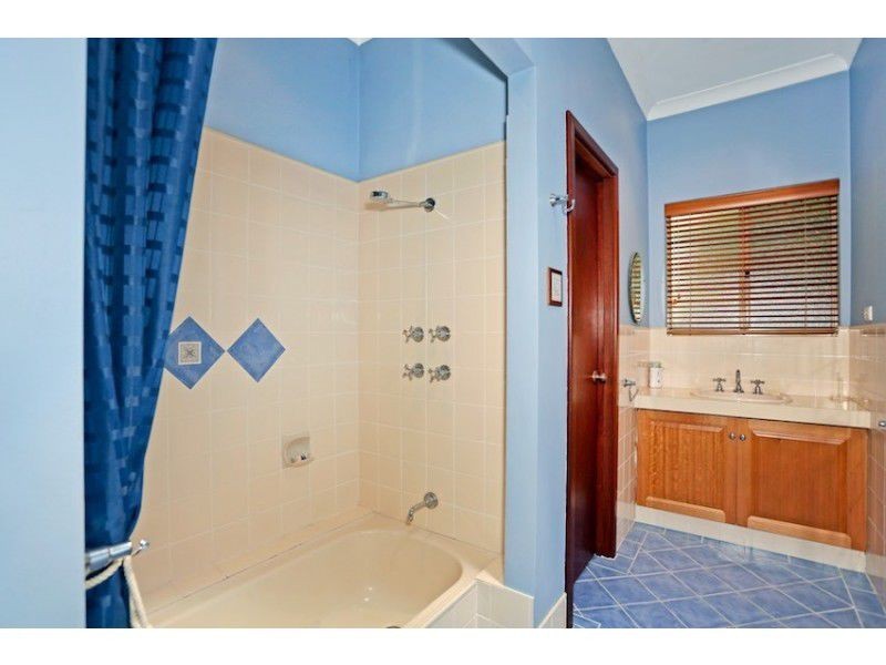 1 Heywood Court, Halls Head WA 6210