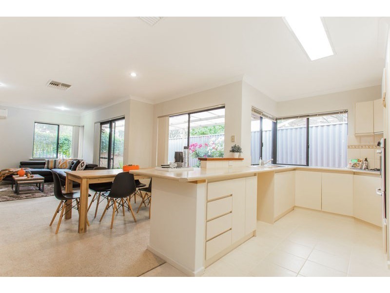 3/30 Henley Street, Como WA 6152