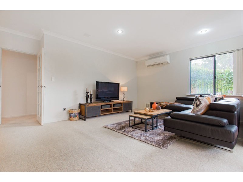 3/30 Henley Street, Como WA 6152