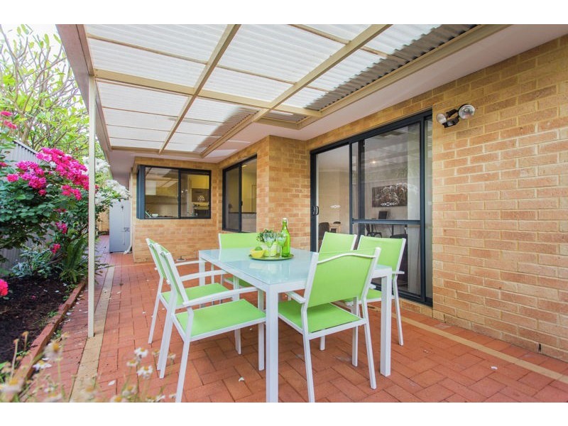 3/30 Henley Street, Como WA 6152