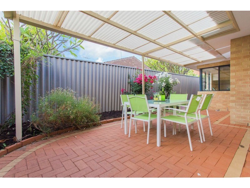 3/30 Henley Street, Como WA 6152