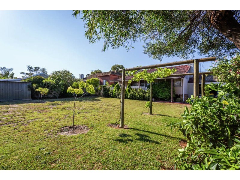 39 Todd Avenue, Como WA 6152