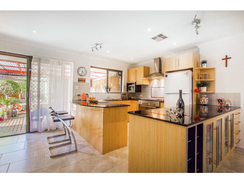 6/99 Clydesdale Street, Como WA 6152