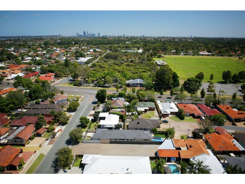 8A Challenger Avenue, Manning WA 6152