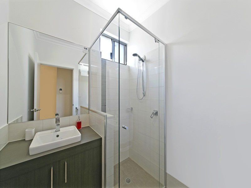 21 Donatti Retreat, Caversham WA 6055