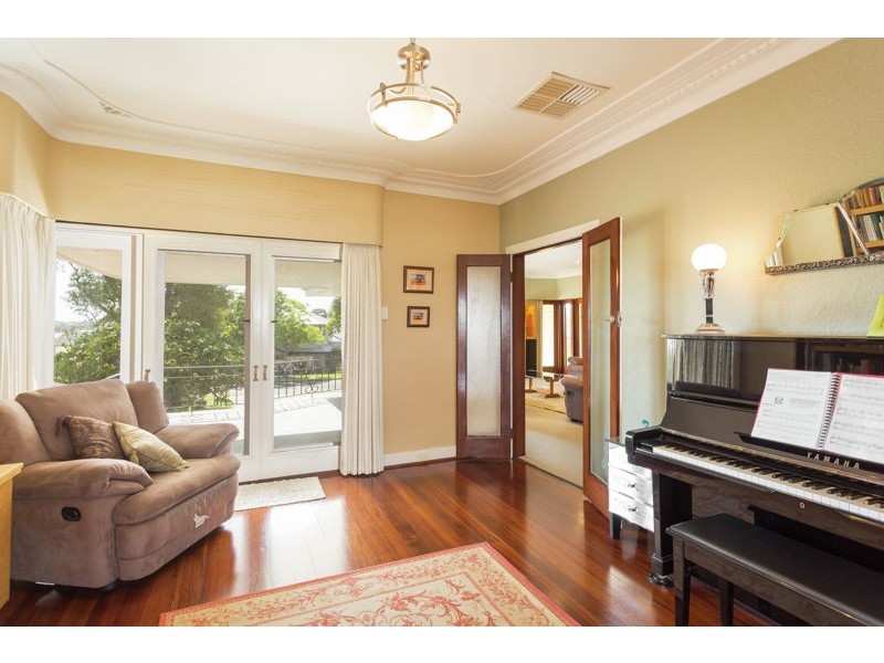 54 Sulman Avenue, Salter Point WA 6152