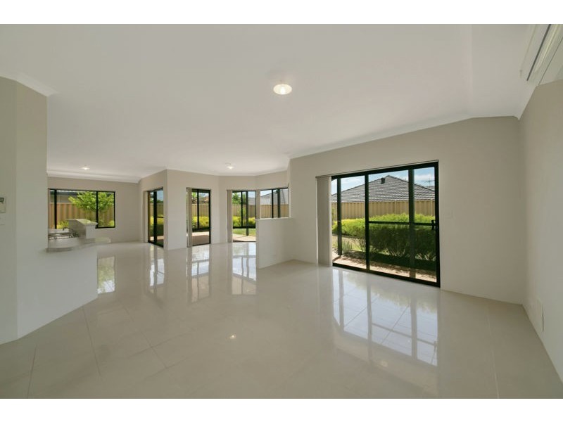 27 Jouissance Bend, Atwell WA 6164