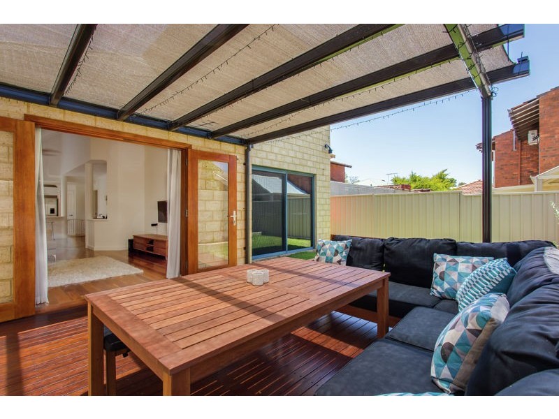100 Clydesdale Street, Como WA 6152