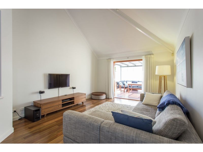 100 Clydesdale Street, Como WA 6152