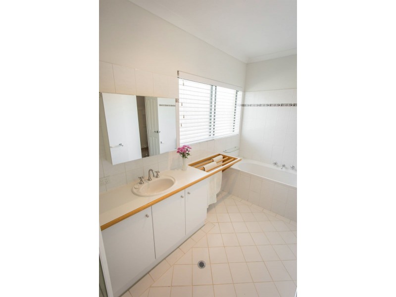 100 Clydesdale Street, Como WA 6152