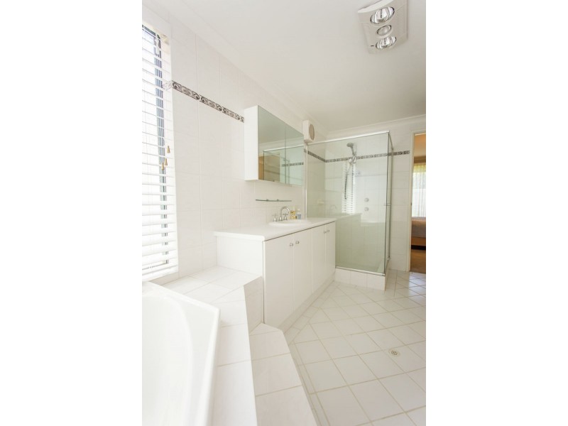 100 Clydesdale Street, Como WA 6152