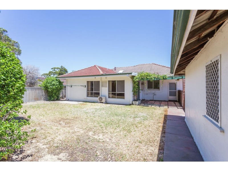 20 Barker Avenue, Como WA 6152