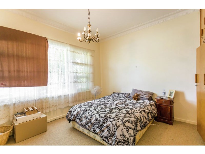 20 Crawshaw Crescent, Manning WA 6152