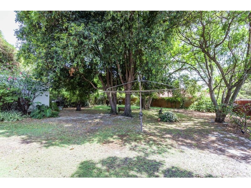 20 Crawshaw Crescent, Manning WA 6152