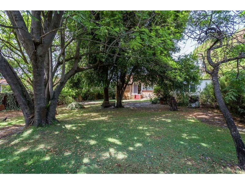 20 Crawshaw Crescent, Manning WA 6152