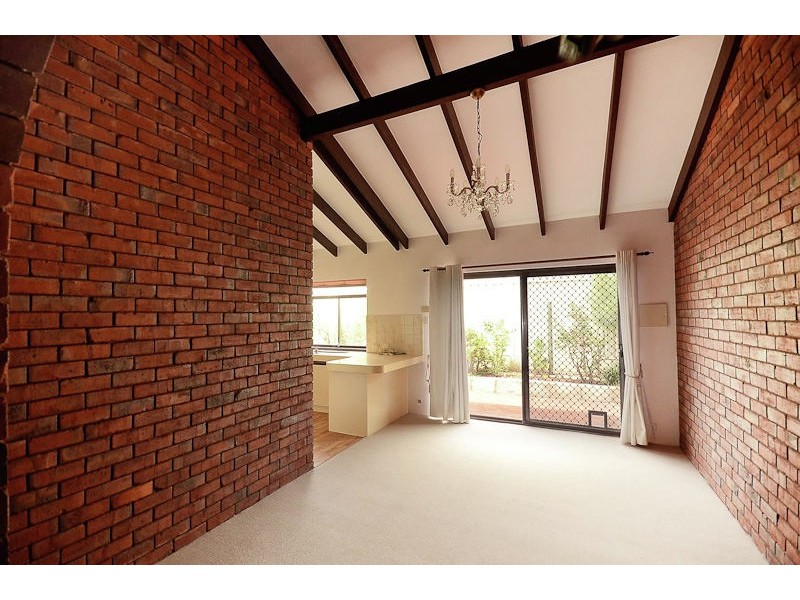 2/42 Axford Street, Como WA 6152