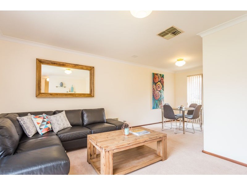 8A Letchworth Centre Avenue, Salter Point WA 6152