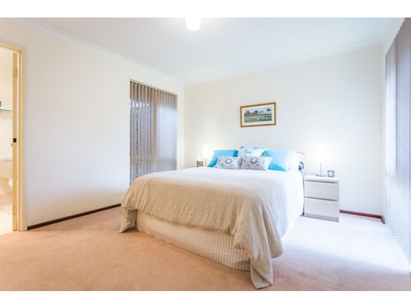 8A Letchworth Centre Avenue, Salter Point WA 6152