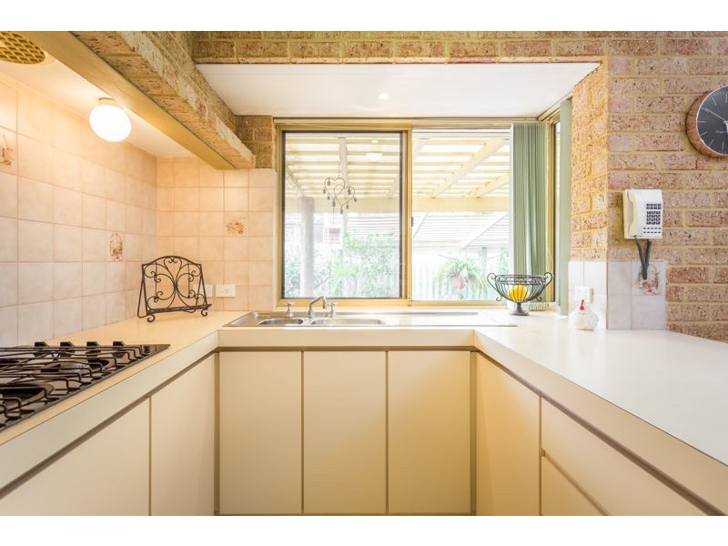 8A Letchworth Centre Avenue, Salter Point WA 6152