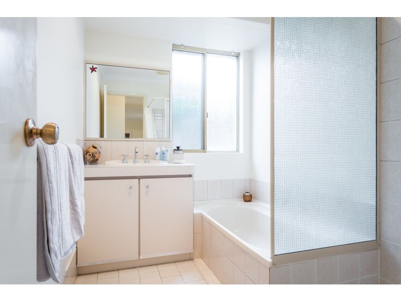 8A Letchworth Centre Avenue, Salter Point WA 6152