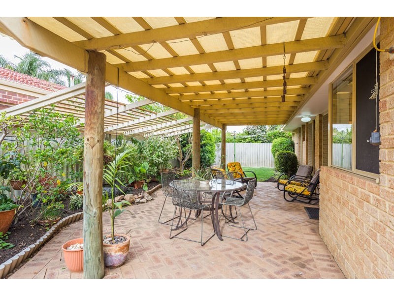 8A Letchworth Centre Avenue, Salter Point WA 6152