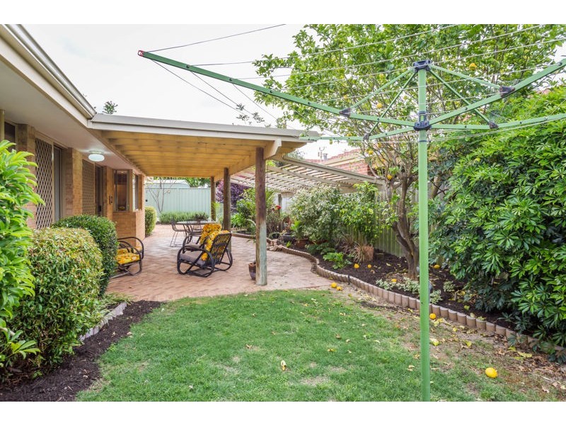 8A Letchworth Centre Avenue, Salter Point WA 6152