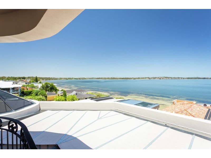 12D Fraser Road, Applecross WA 6153