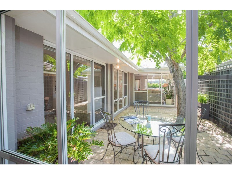 2/39 Bruce Street, Como WA 6152