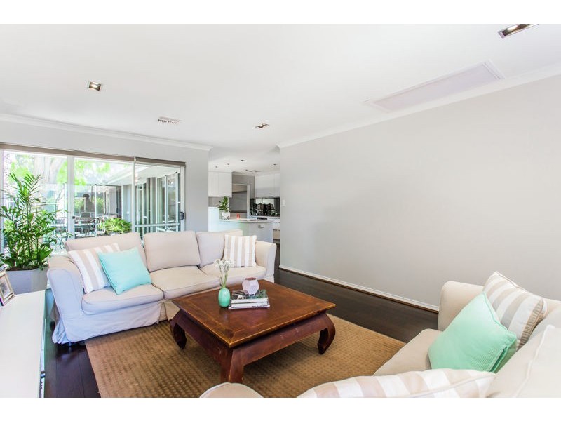 2/39 Bruce Street, Como WA 6152