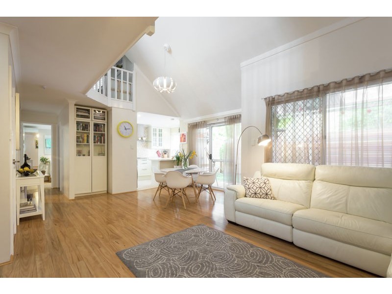 4/10 Eric Street, Como WA 6152