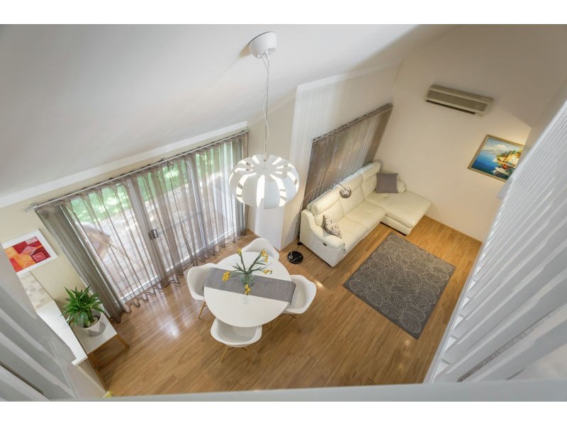 4/10 Eric Street, Como WA 6152