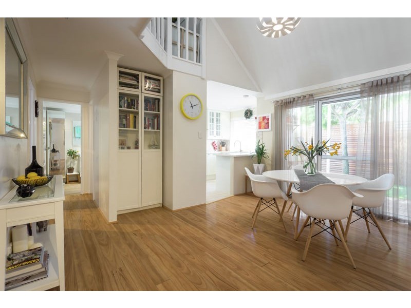 4/10 Eric Street, Como WA 6152