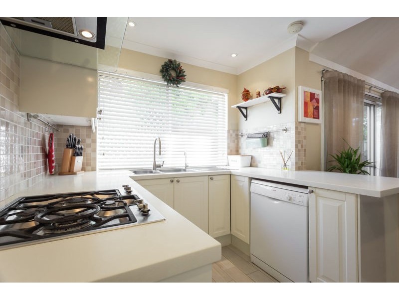 4/10 Eric Street, Como WA 6152