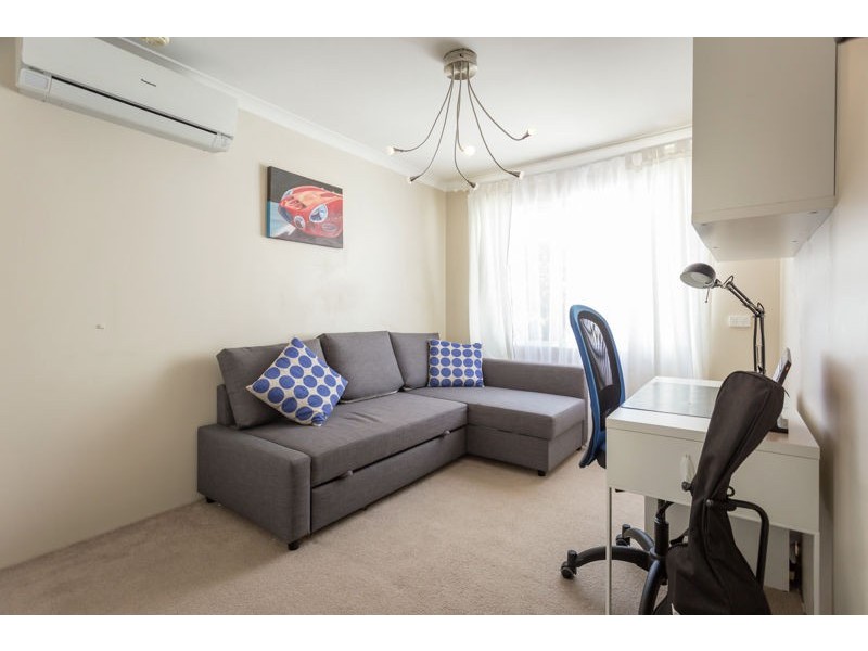 4/10 Eric Street, Como WA 6152