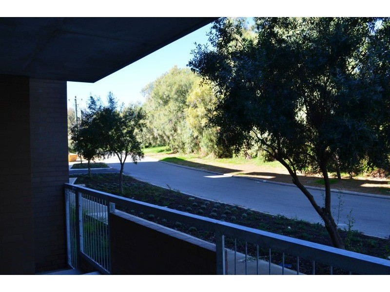 2/59 Breaksea Drive, North Coogee WA 6163