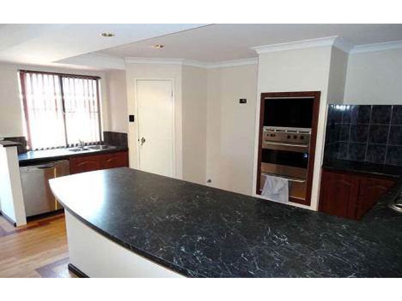 8 Wauhop Circle, Beeliar WA 6164