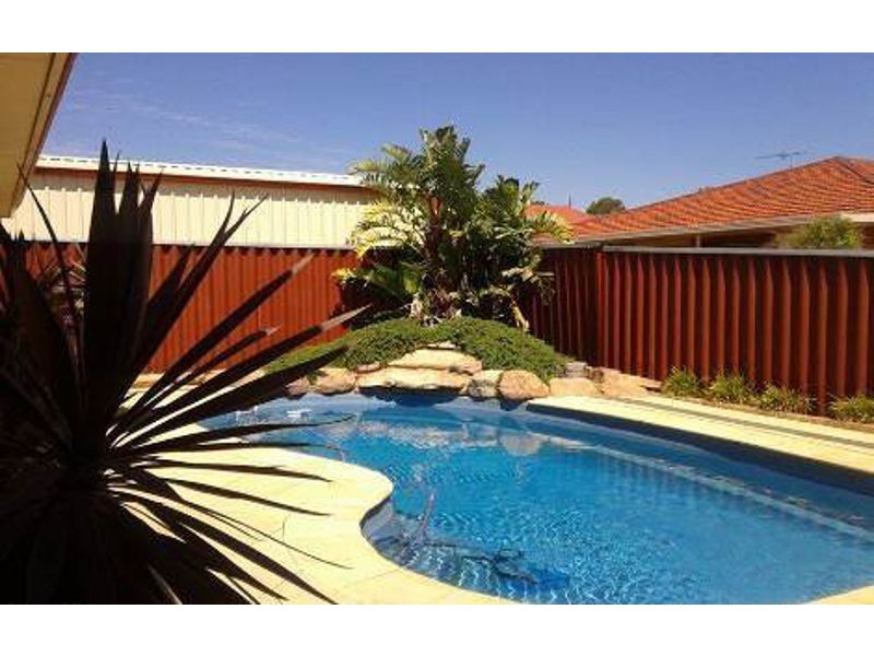 8 Wauhop Circle, Beeliar WA 6164