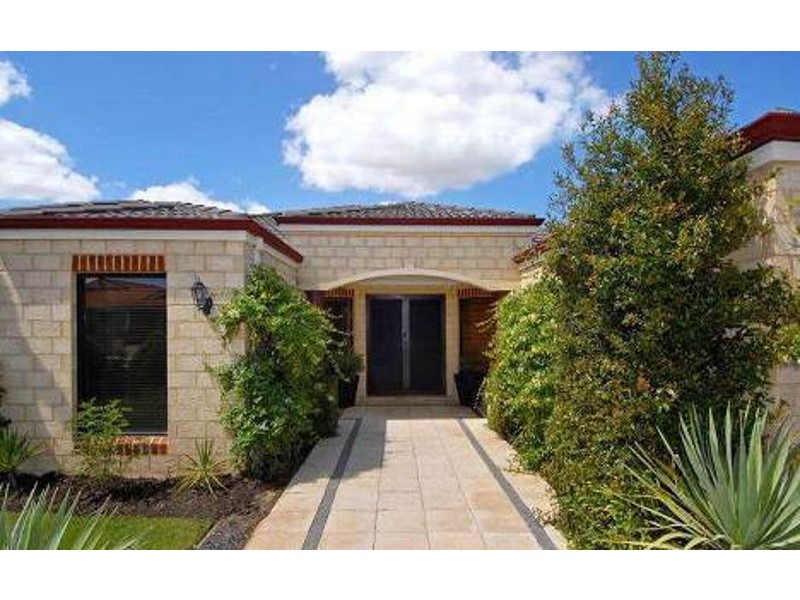 8 Wauhop Circle, Beeliar WA 6164